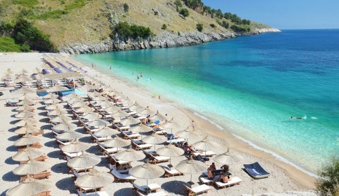 Covid rrezikon edhe kete sezon turistik- Shoqata: Asnje rezervim deri tani